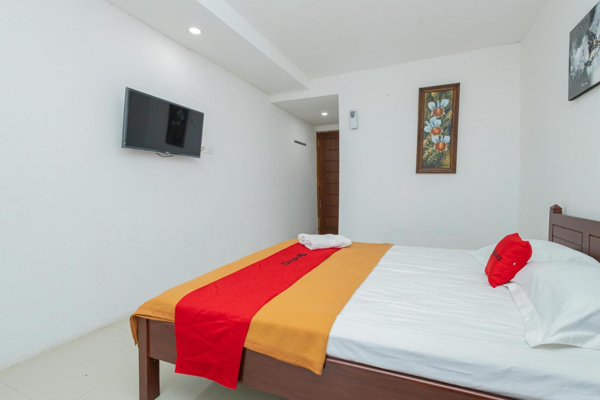 Reddoorz Syariah At Wisma Djokorio Poncokusumo Malang Eksteriør bilde