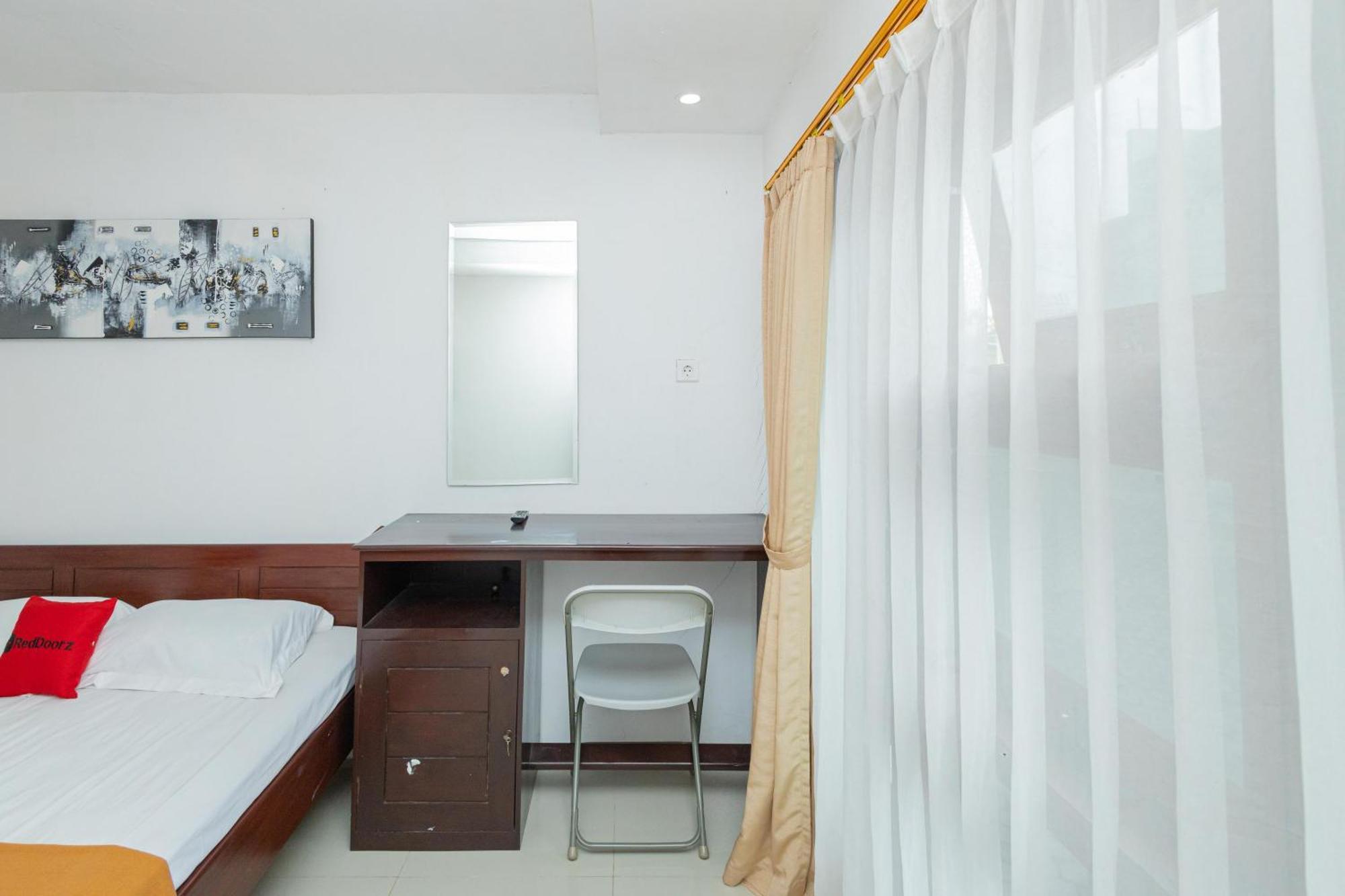 Reddoorz Syariah At Wisma Djokorio Poncokusumo Malang Eksteriør bilde