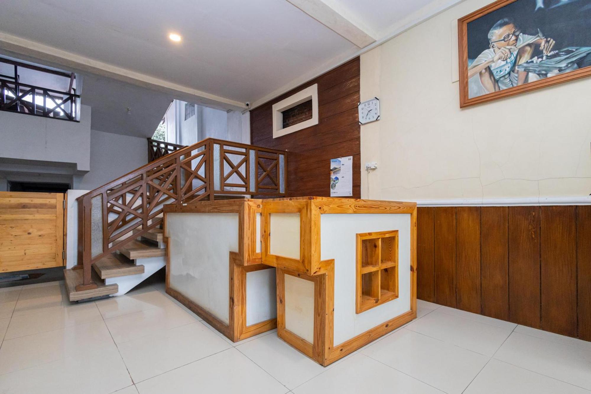 Reddoorz Syariah At Wisma Djokorio Poncokusumo Malang Eksteriør bilde